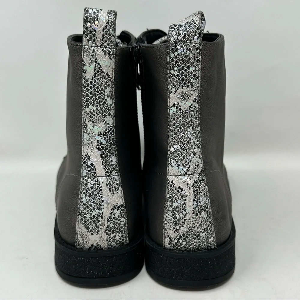 NEW Mia Reeva Big Girls Grey Combat Boots Size 4